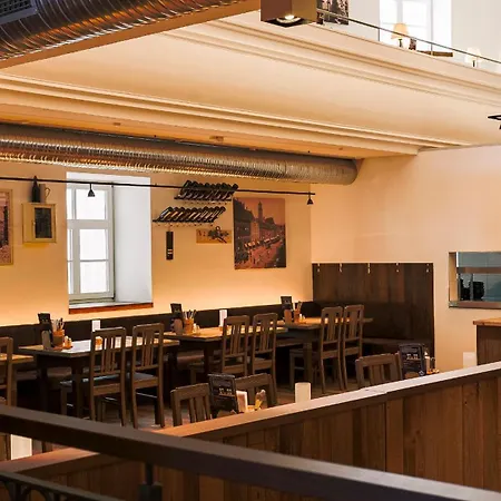 Отель Brauhaus-hotel Koenig Von Flandern *